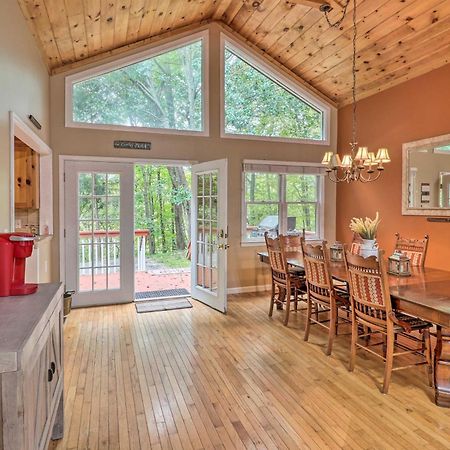 Rustic Red Cabin With Deck In Maggie Valley Club! Ngoại thất bức ảnh