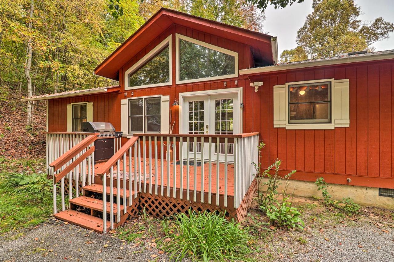 Rustic Red Cabin With Deck In Maggie Valley Club! Ngoại thất bức ảnh