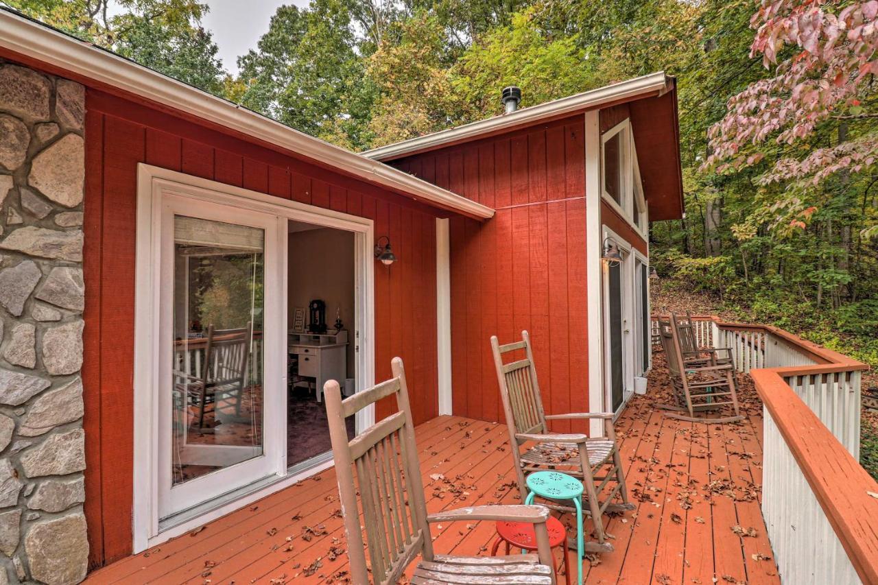 Rustic Red Cabin With Deck In Maggie Valley Club! Ngoại thất bức ảnh