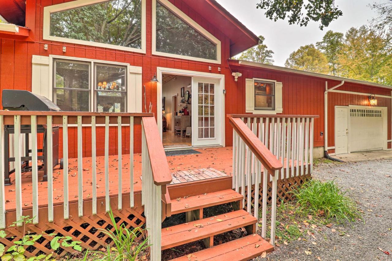 Rustic Red Cabin With Deck In Maggie Valley Club! Ngoại thất bức ảnh